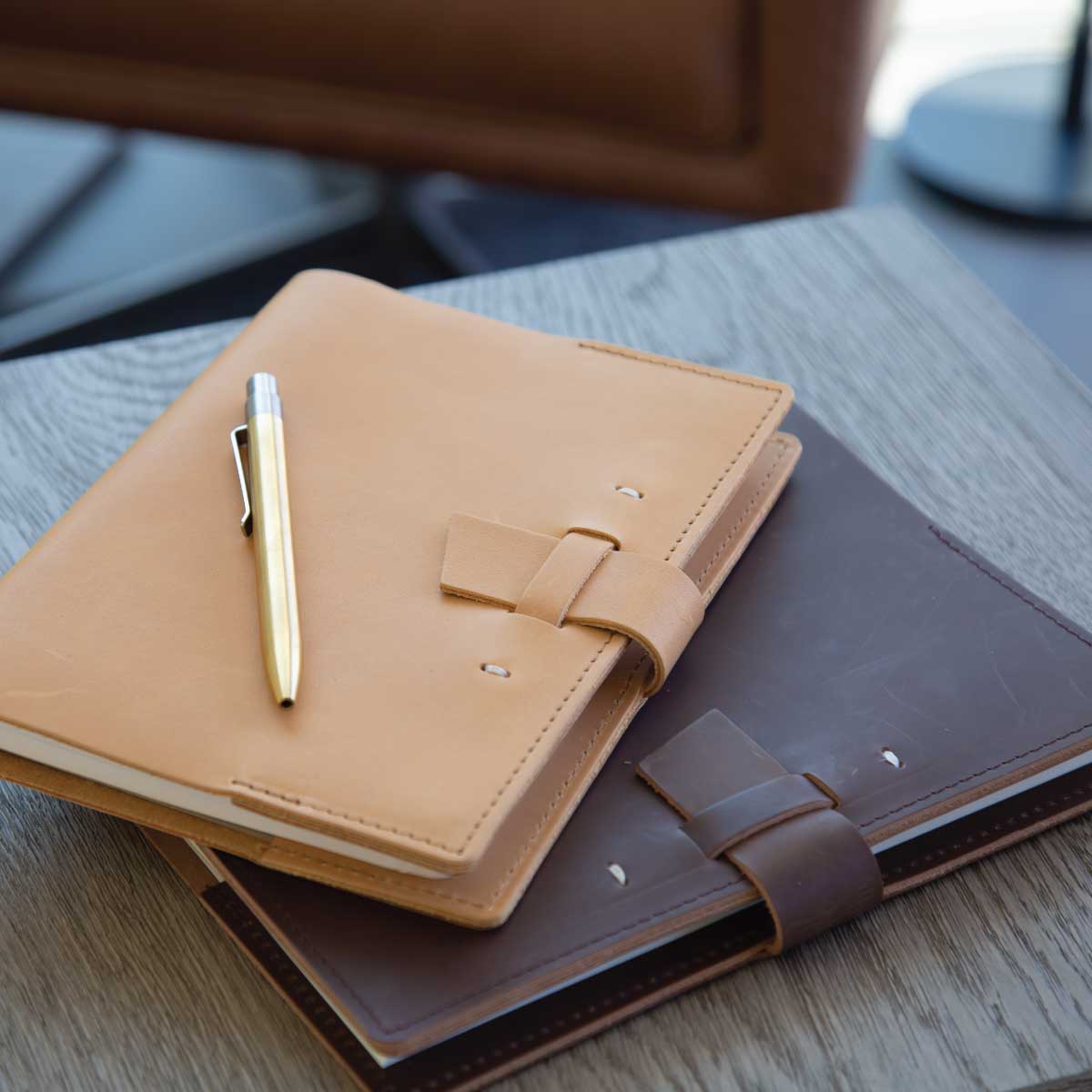 Rustico BK0205-0005 Switchback Leather Notebook Medium in Natural
